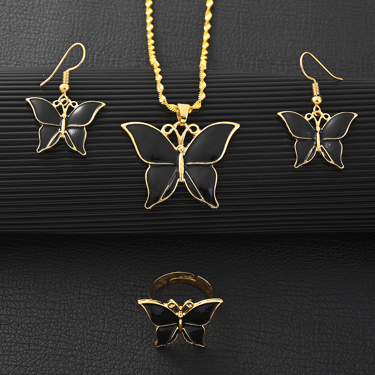 Stylish Butterfly Pendant Neck - Women Fashion Png ulasan dan harga